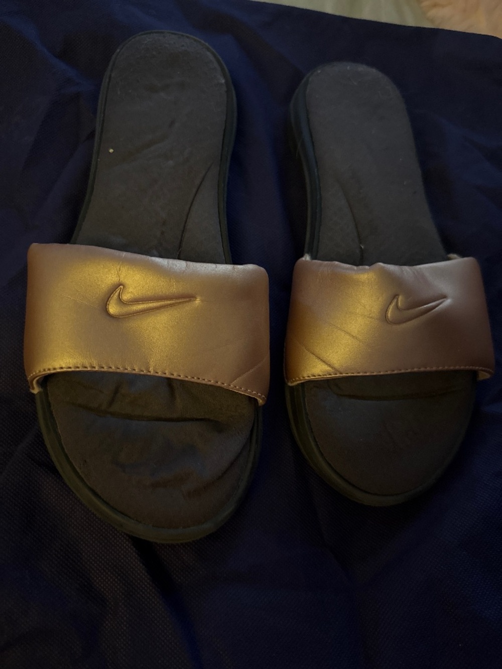 Nike slip on slide with cushion bottoms